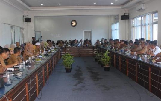 Pemkab Pasbar Bahas Langkah Antisipasi Covid-19 Pemkab Pasbar Bahas Langkah Antisipasi Covid-19