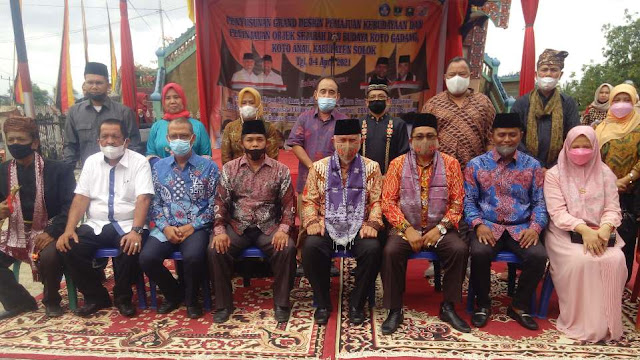 Foto bersama di acara Grand Design Pemajuan Kebudayaan Nagari Koto Gadang Koto Anau, Sabtu 3 April 2021. (Dok. Istimewa)